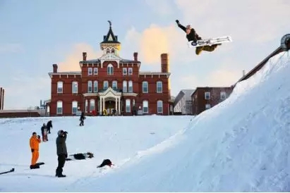 UVMѧѼ뱾Ļѩ֯UVMSki Clubѩֲ.webp.jpg