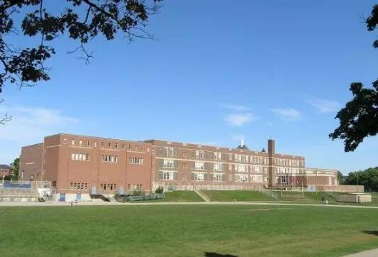 Lawrence Park Collegiate Institute.jpg