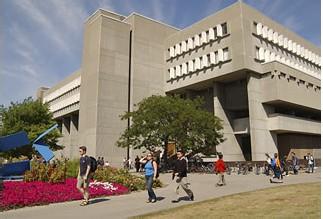 ôʹѧԺRoyal Crown College.jpg