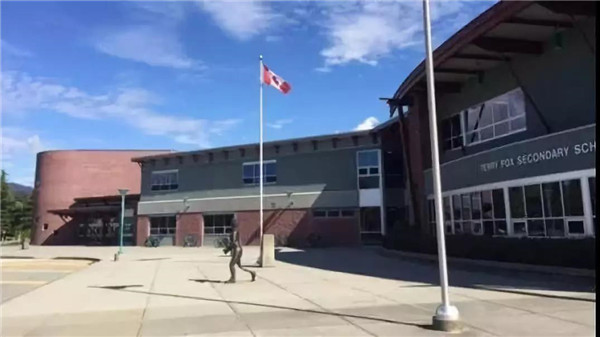 Terry Fox Secondary School-02.jpg