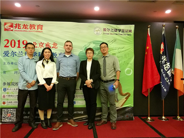 ѧ밮ѧУTom ReedӰ (1).jpg