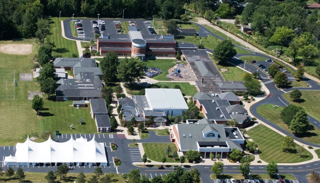 ֥Ӹ绷—Lake Ridge Academy ׿ѧԺ.webp.jpg