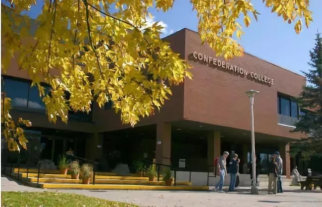Confederation College联邦学院.webp.jpg