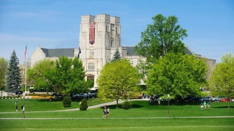 Burruss Hall(У칫¥).webp.jpg