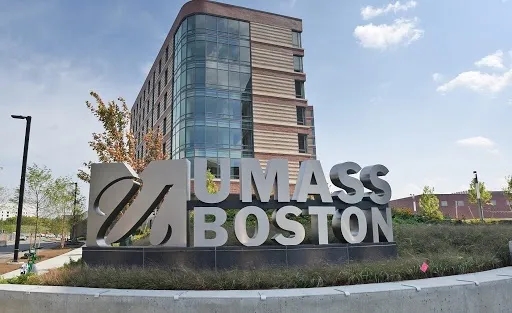 麻省大学波士顿校区UMB.webp.jpg