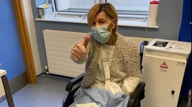 һλԶ֣Annie Lynch79ŮʿΪ˰һλ¹.gif