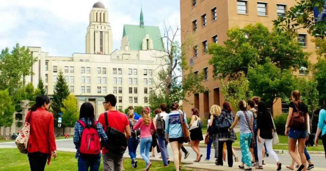 蒙特利尔大学 (5).jpg