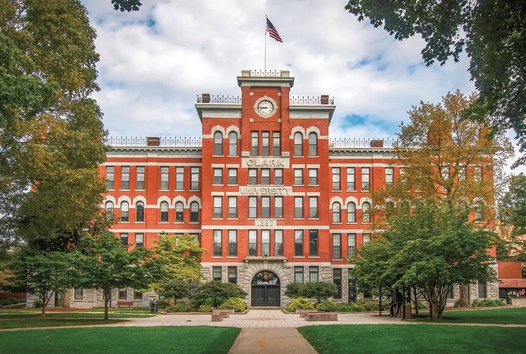 克拉克大学位于马萨诸塞州的第二大城市伍斯特市.webp.jpg