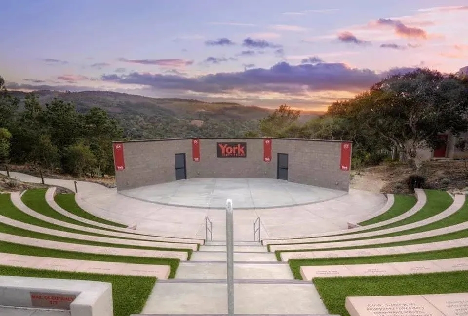 York School ԼѧУ (1).jpg