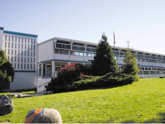 Cariboo Hill Secondaryﲼɽѧ.jpg